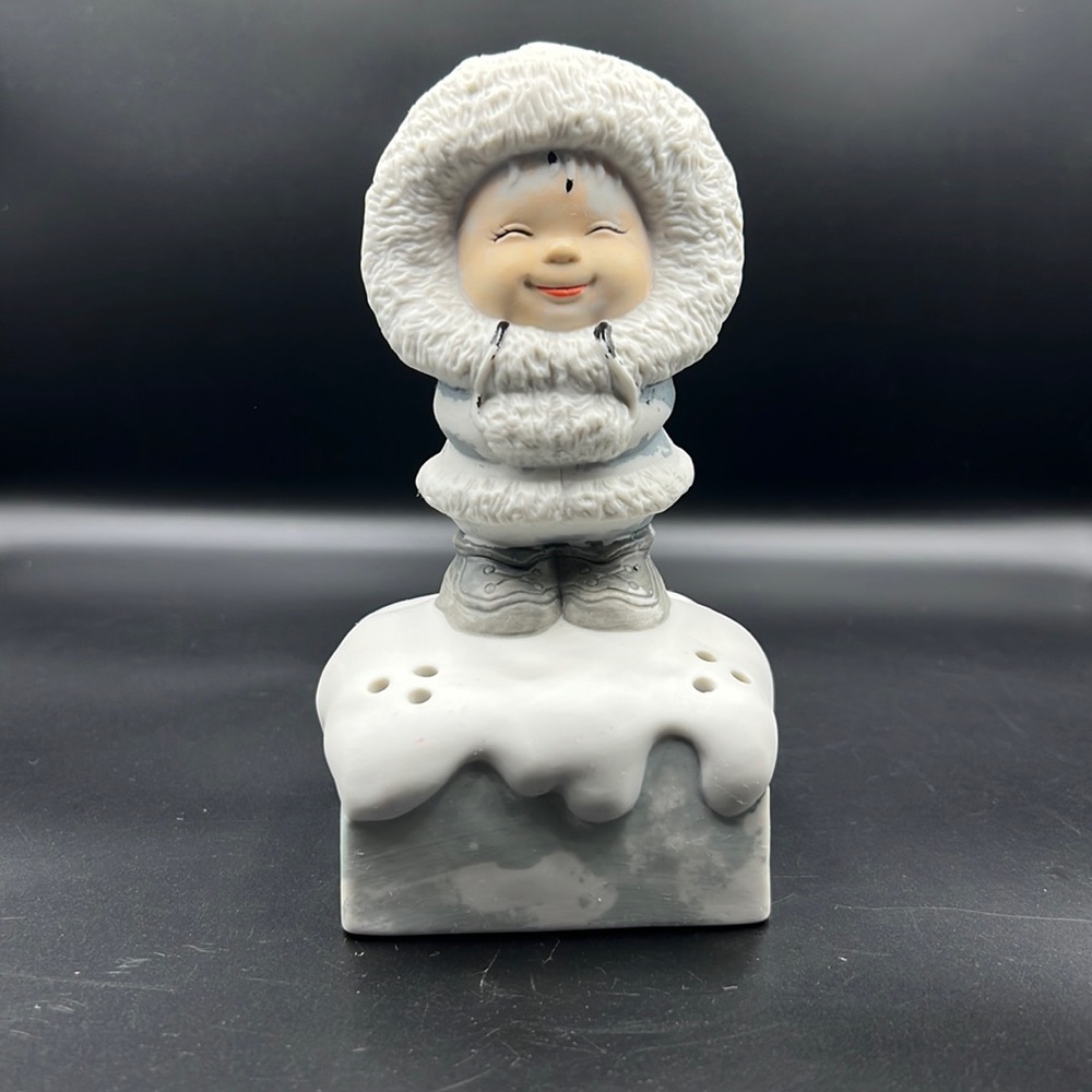 Rare vintage salt shaker, Eskimo, house of Lloyd, 1987